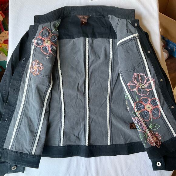MULTIPLES Women’s Long Sleeve Denim Jacket size M, Blue, Embroidered Flowers - Picture 7 of 11